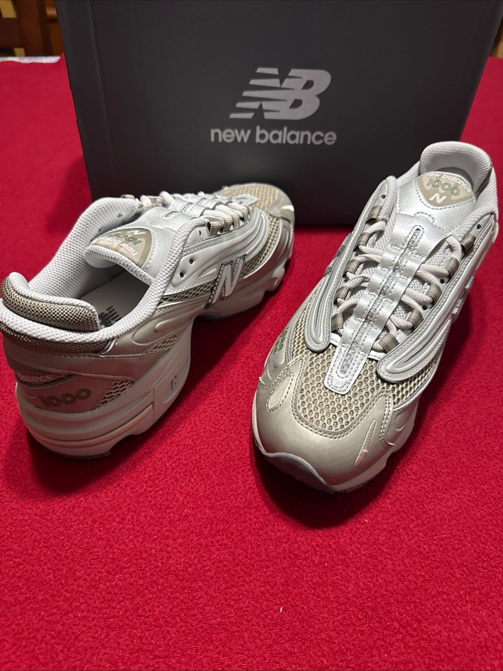 New Balance 1000 Brown Grey Sneakers Unisex Men 10 / Women 11.5